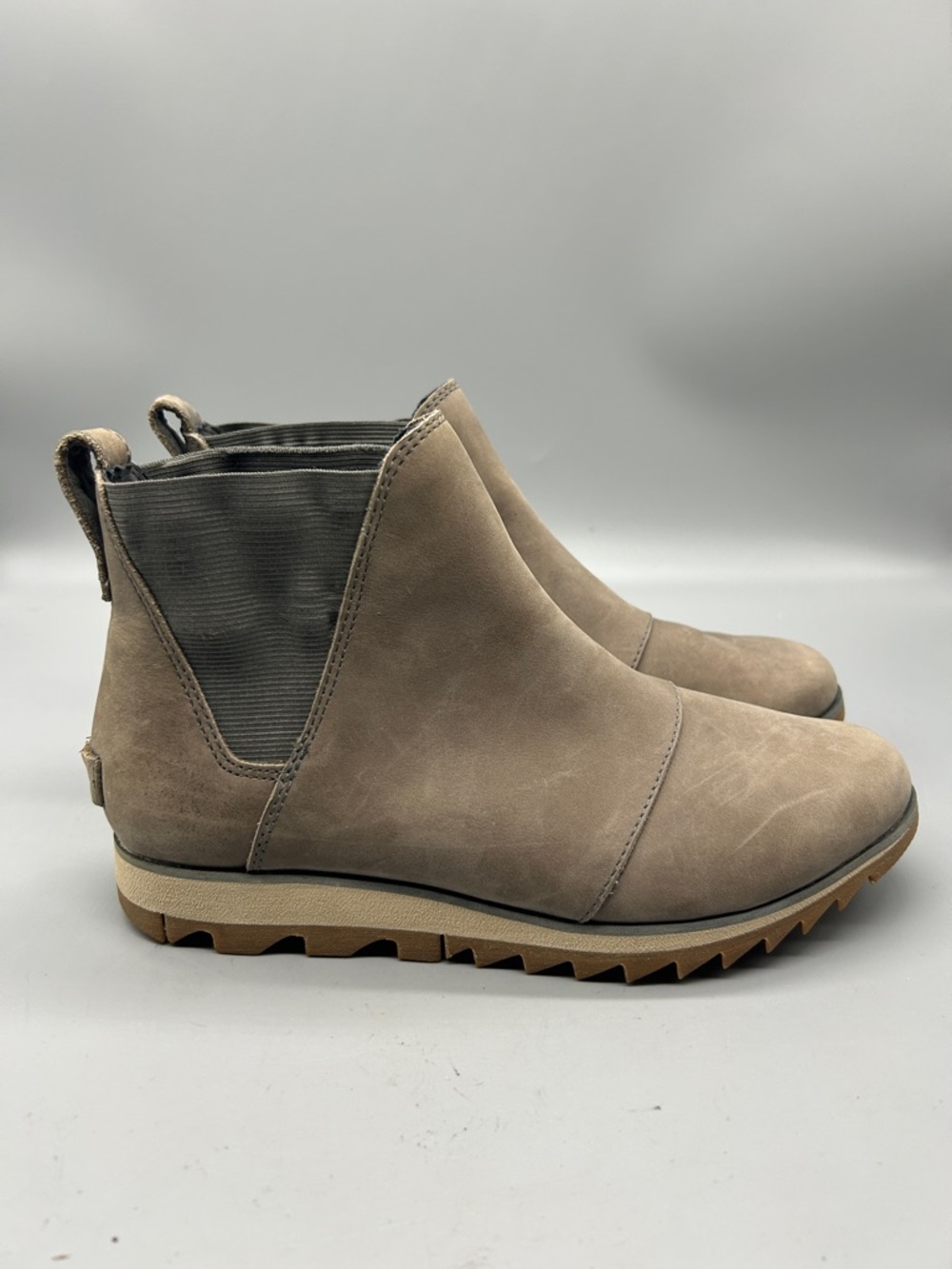 Sorel Harlow size 7